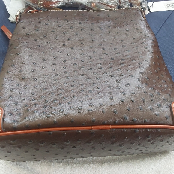 NWT Dooney and Bourke Ostrich Shoulder bad with dust bag - Picture 5 of 5